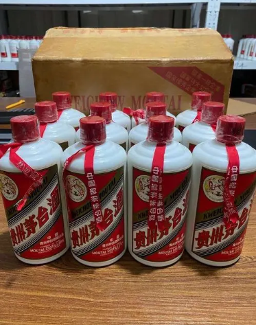 成都高价回收烟酒老酒名酒茅台酒冬虫夏草高档洋酒红酒礼品电话